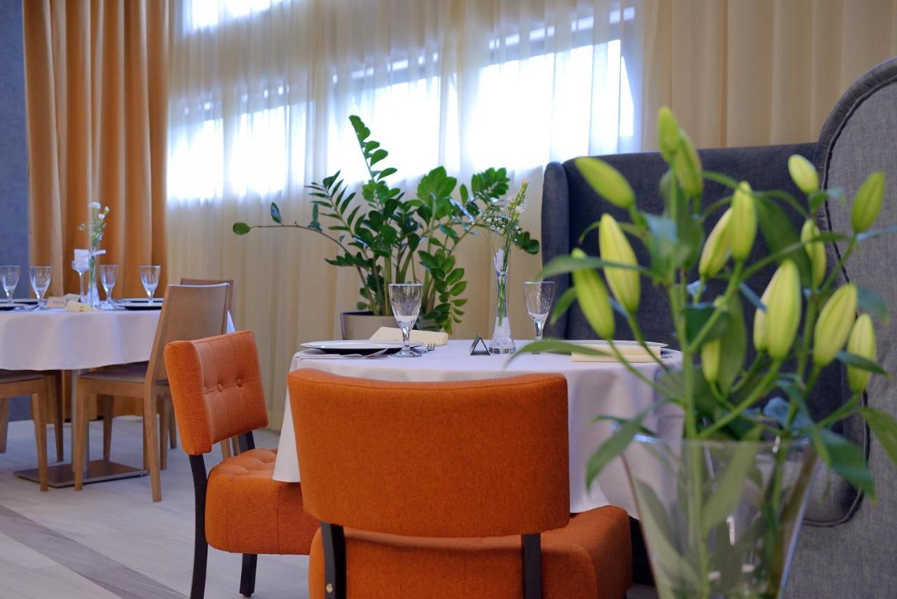 Quest Hotel - Dawniej Hotel Planeta Brzesko Ngoại thất bức ảnh