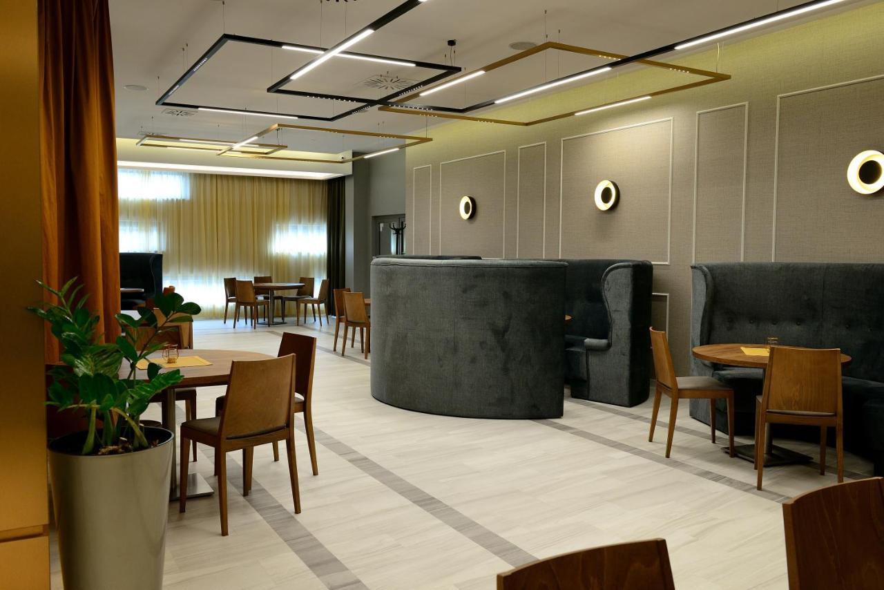 Quest Hotel - Dawniej Hotel Planeta Brzesko Ngoại thất bức ảnh