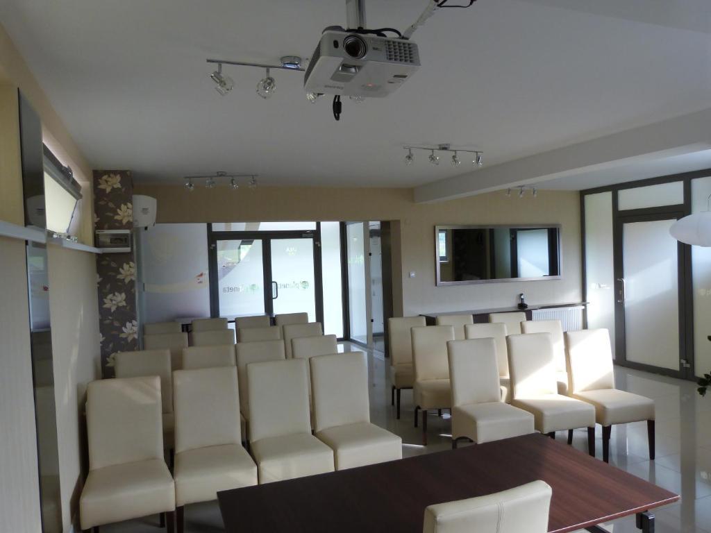 Quest Hotel - Dawniej Hotel Planeta Brzesko Ngoại thất bức ảnh