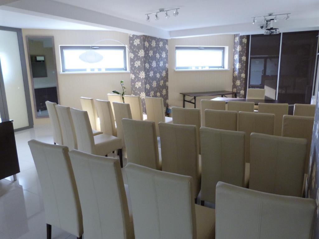 Quest Hotel - Dawniej Hotel Planeta Brzesko Ngoại thất bức ảnh