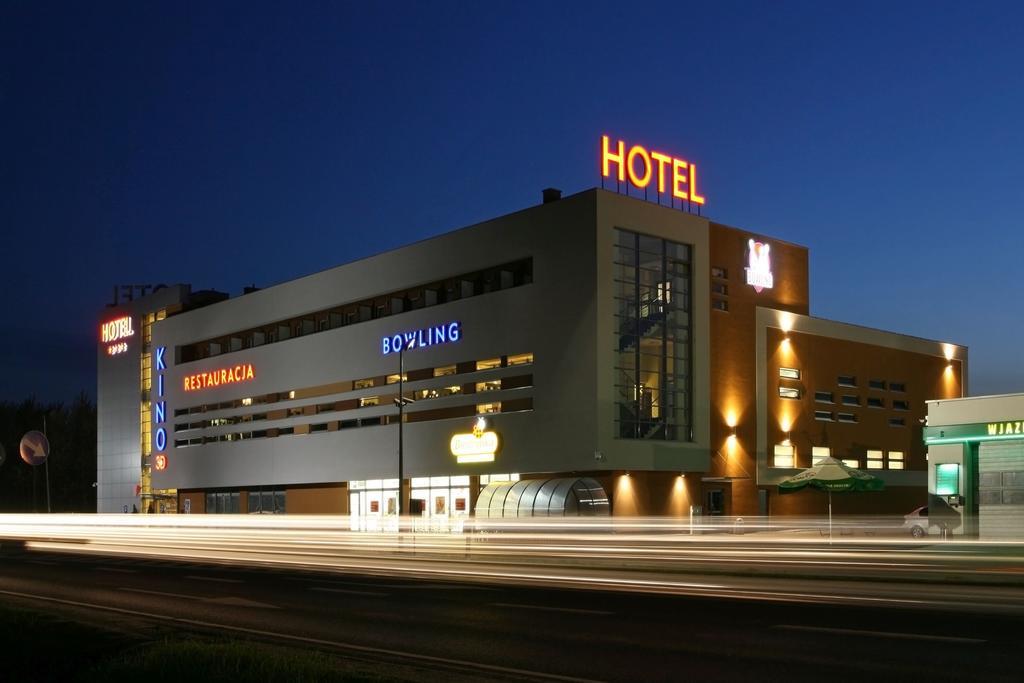 Quest Hotel - Dawniej Hotel Planeta Brzesko Ngoại thất bức ảnh