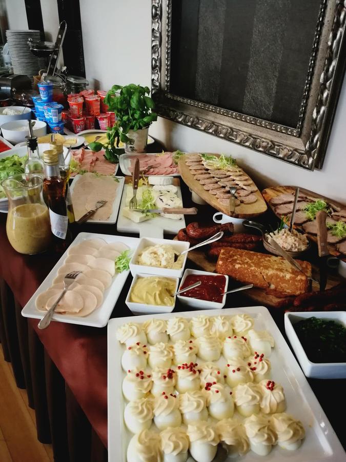 Quest Hotel - Dawniej Hotel Planeta Brzesko Ngoại thất bức ảnh